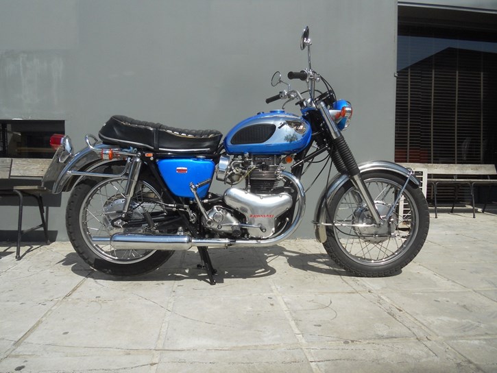 Kawasaki W1 650